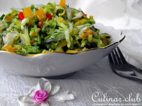 Капустный салат с заправкой из хрена