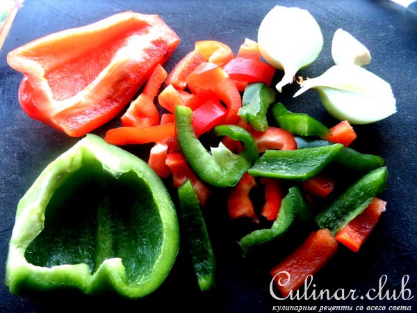 Салат с картофелем и маслинами