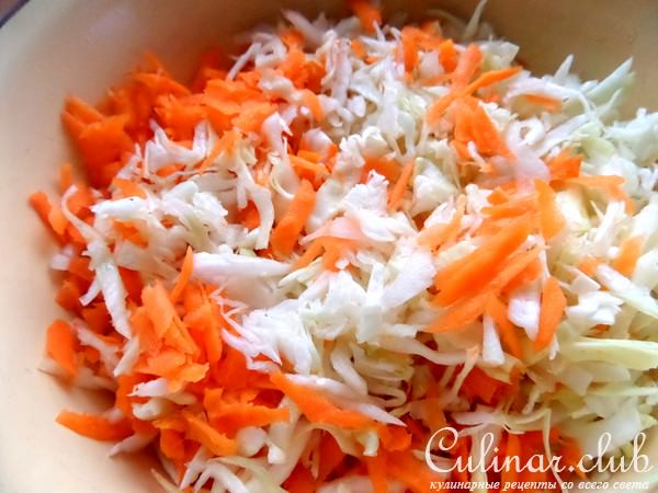 Капустный салат с клюквой