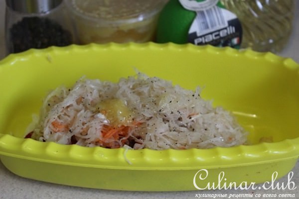 Салат из квашенной капусты и редьки