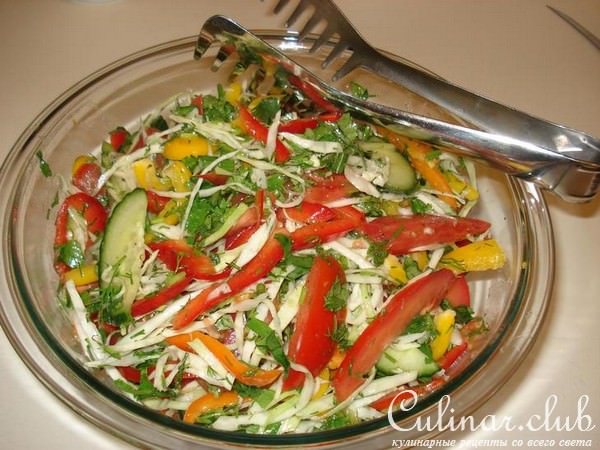 самый обычный летний салат ВИТАМИНЧИК ( с необычным вкусом)