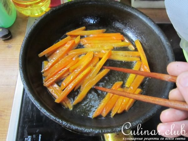 Салат Кади-Ча с острым соусом