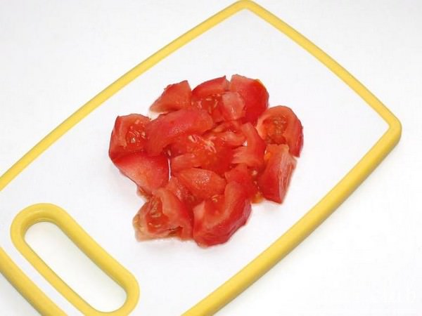 Теплый салат из кабачка с помидорами