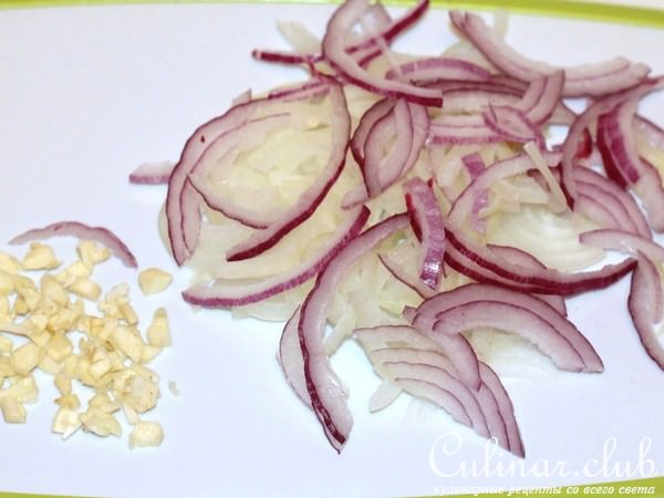 Салат из картофеля с квашенной капустой и грибами