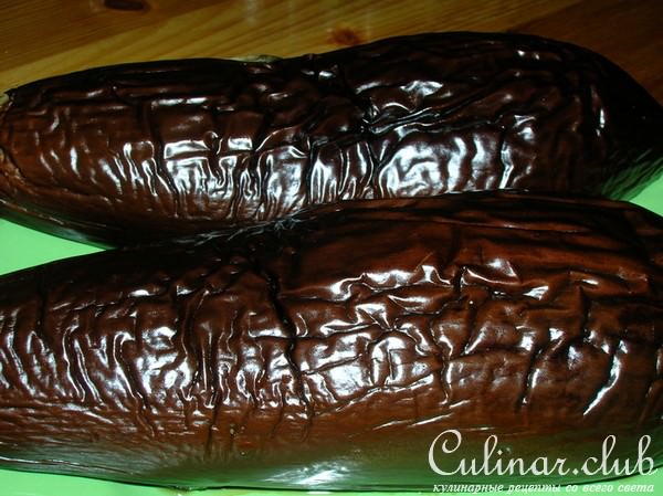 Салат из печеных баклажанов с грецкими орехами и травами по-гречески