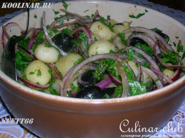 Марокканский картофельный салат с маслинами