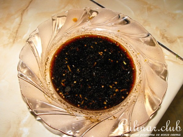 Салат из сырых шампиньонов.