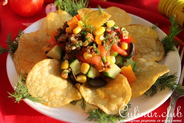 Салат с кукурузой и овощами