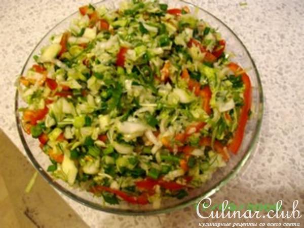 Салат витаминный с капустой (мой вариант)