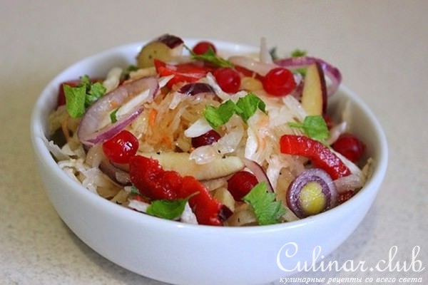 Салат из квашенной капусты и редьки