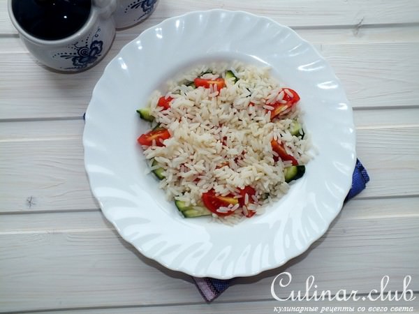 Рисовый салат с овощами