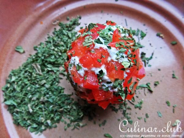 Морковный салат с творожными шариками