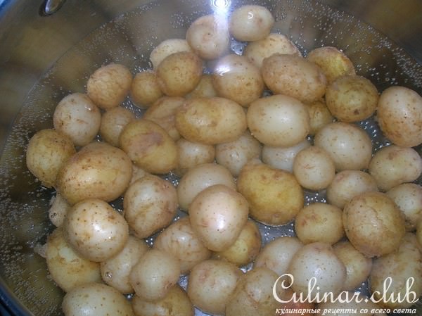 Марокканский картофельный салат с маслинами