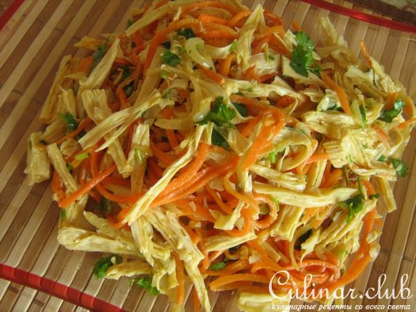Салат с корейской "спаржей".Быстро и вкусно!