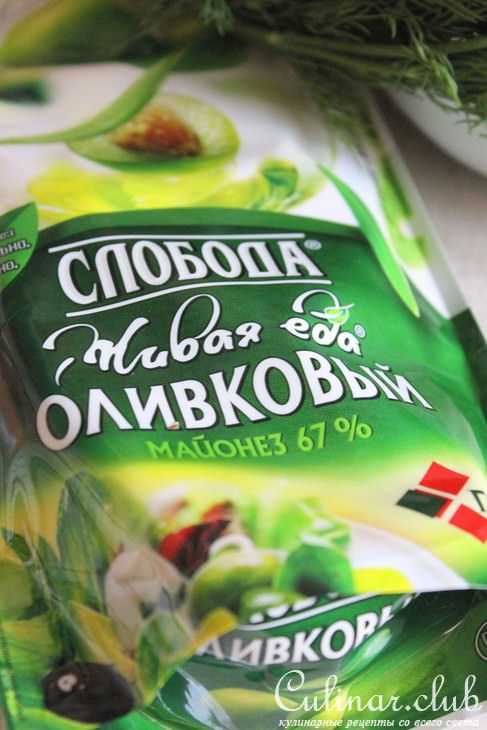 Салат "Оливье" с лососем и красной икрой
