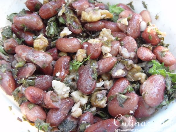 салат из фасоли, типа лобио