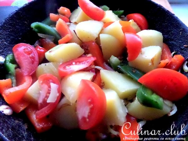 Салат с картофелем и маслинами