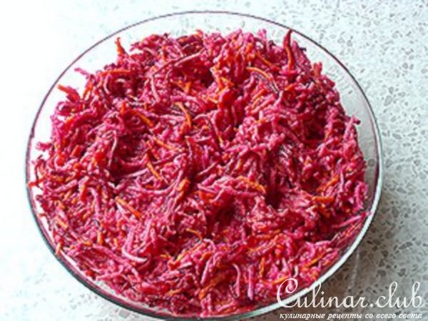 Салат витаминный с соусом из манго