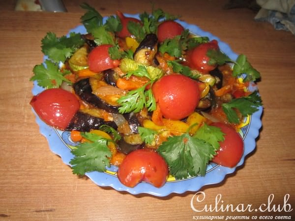 Салат Кади-Ча с острым соусом