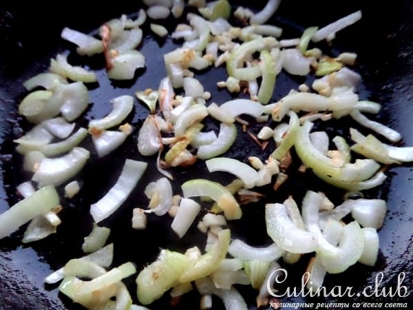 Салат с картофелем и маслинами