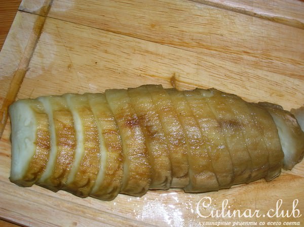 Салат из печеных баклажанов с грецкими орехами и травами по-гречески