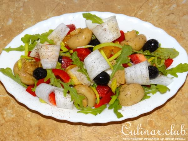 Салат овощной с грибами и апельсинами