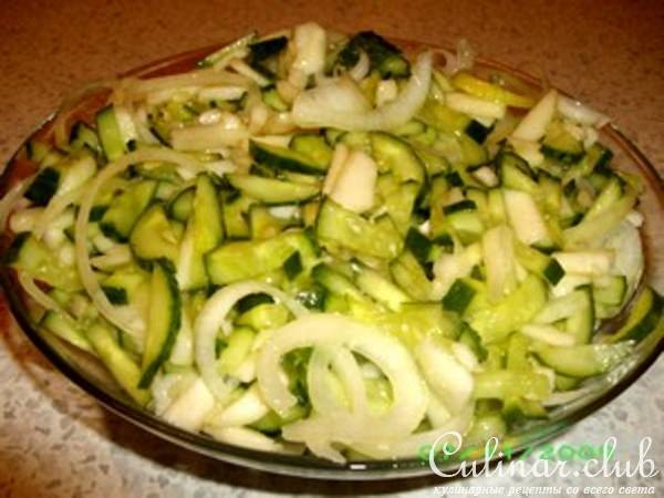 Салат из огурцов (очень простой вариант)