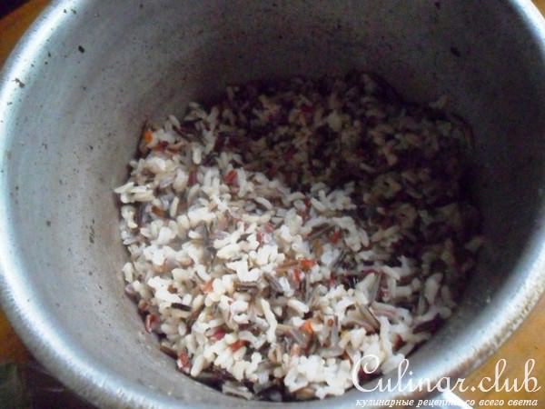 Рисовый салат с огурцами и сладкой кукурузой