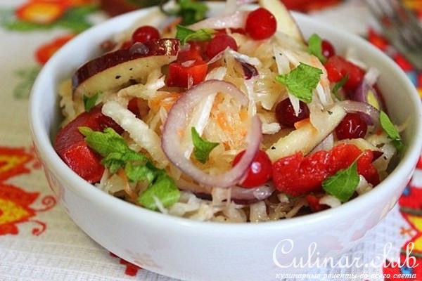 Салат из квашенной капусты и редьки