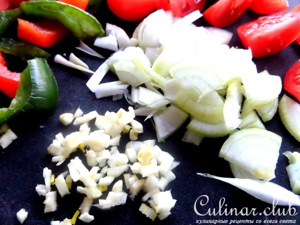 Салат с картофелем и маслинами
