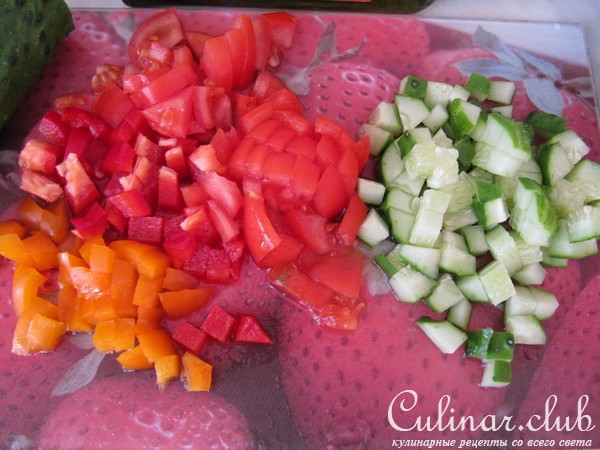 Салат с кукурузой и овощами