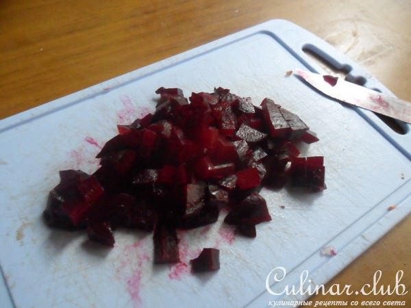 Винегрет с виноградом и орехами