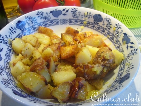 Картофельный салат с помидорами