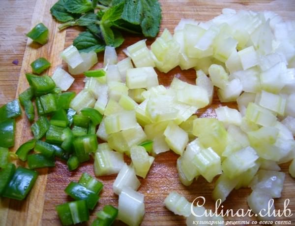 Салат с авокадо и куриной грудкой