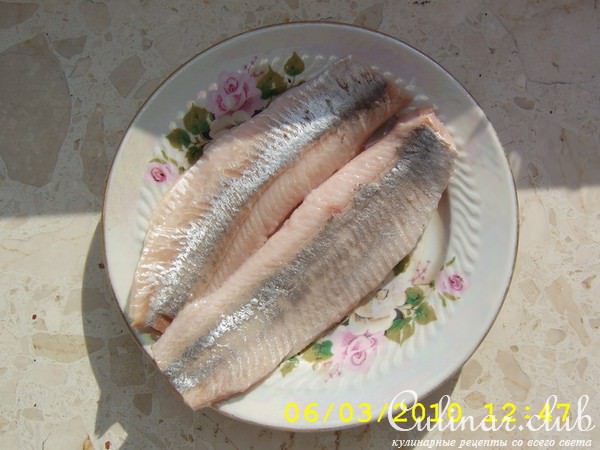 Салат селёдочный.