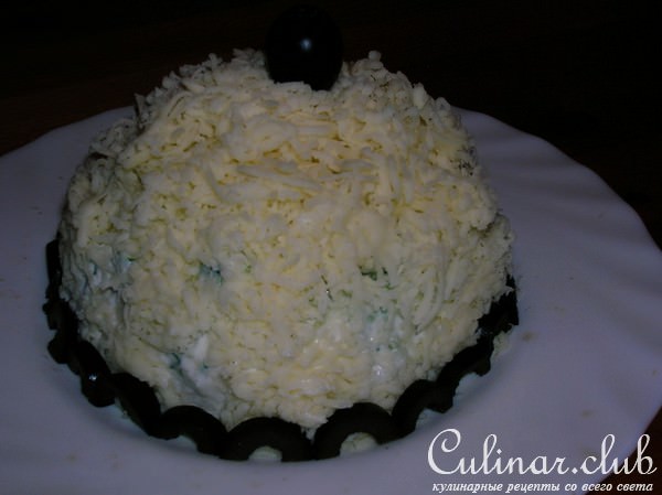 Салат рыбный с сыром