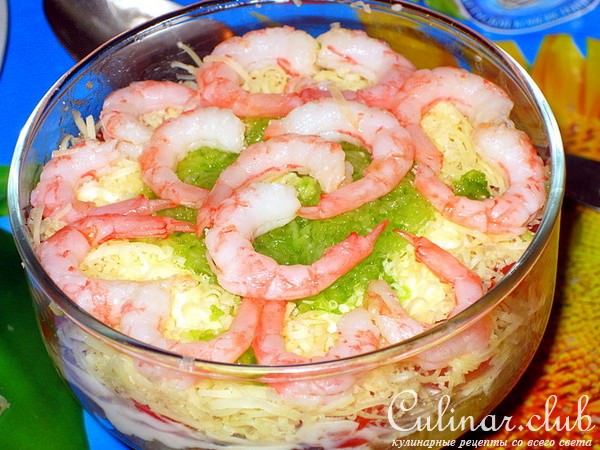 Салат с грибами и креветками.