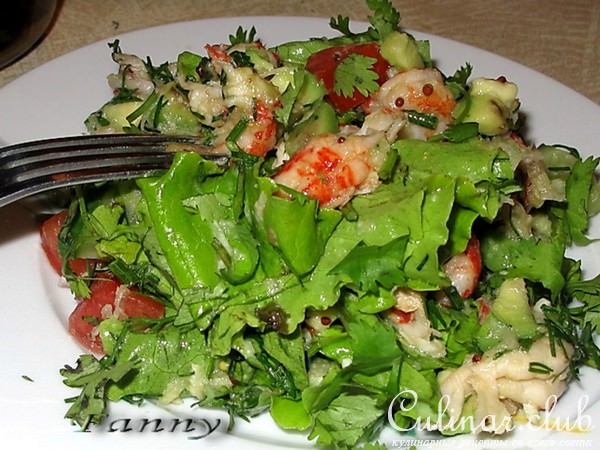 Салат с раковыми шейками