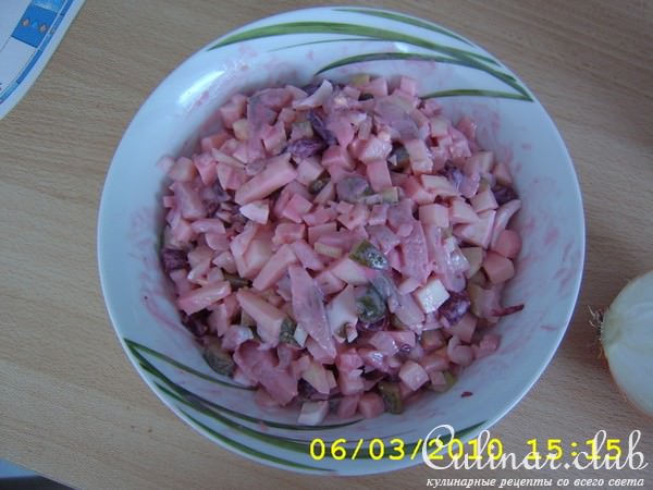 Салат селёдочный.