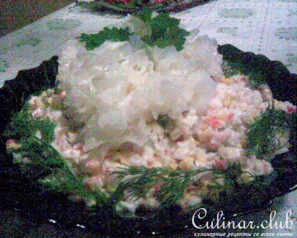 Постный салат с грибами и крабовыми палочками