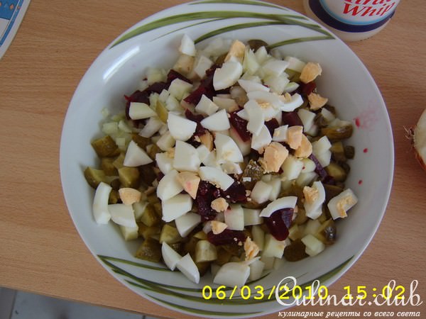 Салат селёдочный.