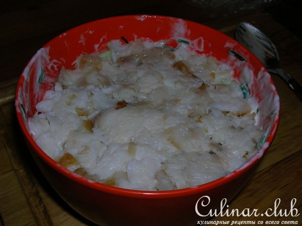 Салат рыбный с сыром