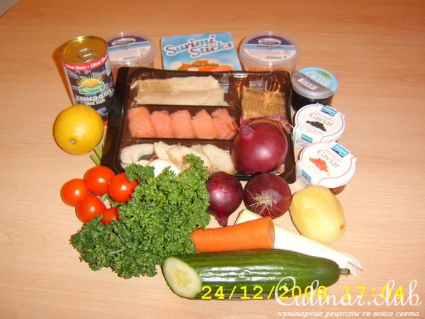 Салат с рыбой и крабовыми палочками