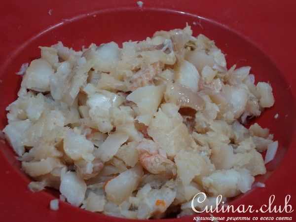 Рыбный салат с морковью