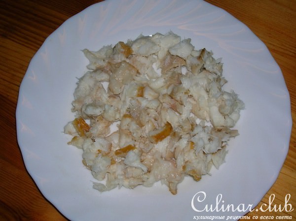 Салат рыбный с сыром