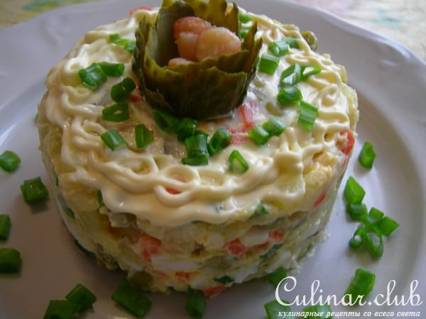 Салат с креветками (почти «оливье»)