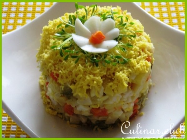 Салат с кальмарами «Морской прибой»