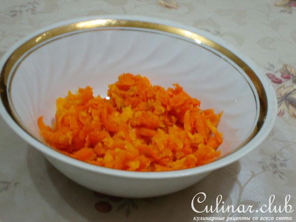 Рыбный салат с морковью
