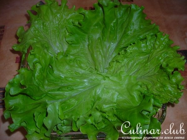 салат с кальмарами ,сыром и кукурузой