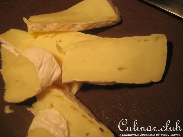 Салат из капусты с "Brie" и "Parmigiano Reggiano".